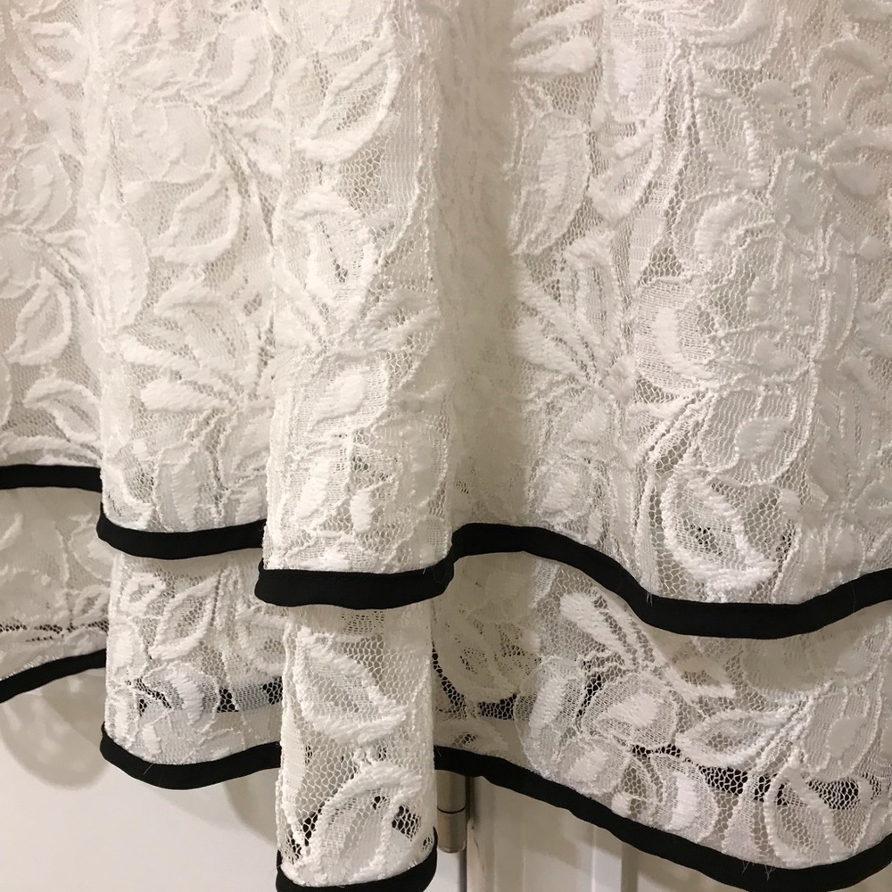 Maternity Lace Top - Picture 2 of 4